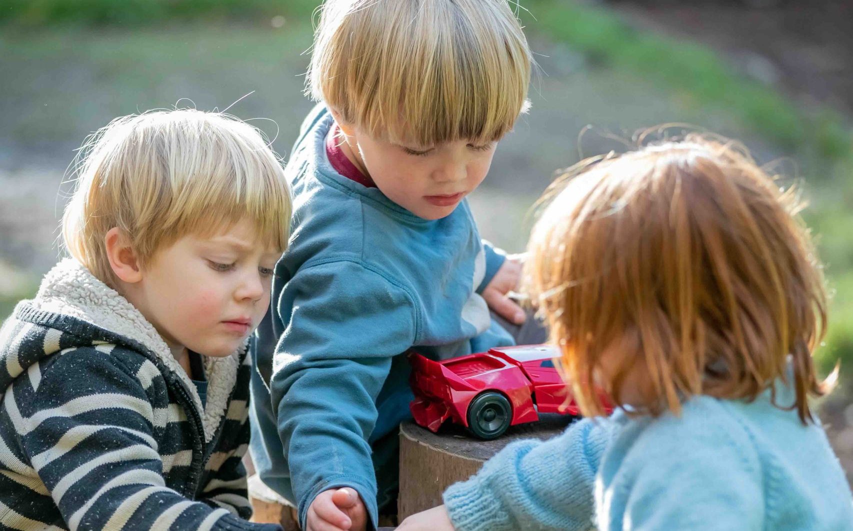 Outdoor play sessions for young children